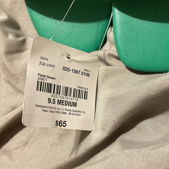 Liz Claiborne green slip on with memory foam. Heel is about 2.5 inches. - Picture 2 of 4